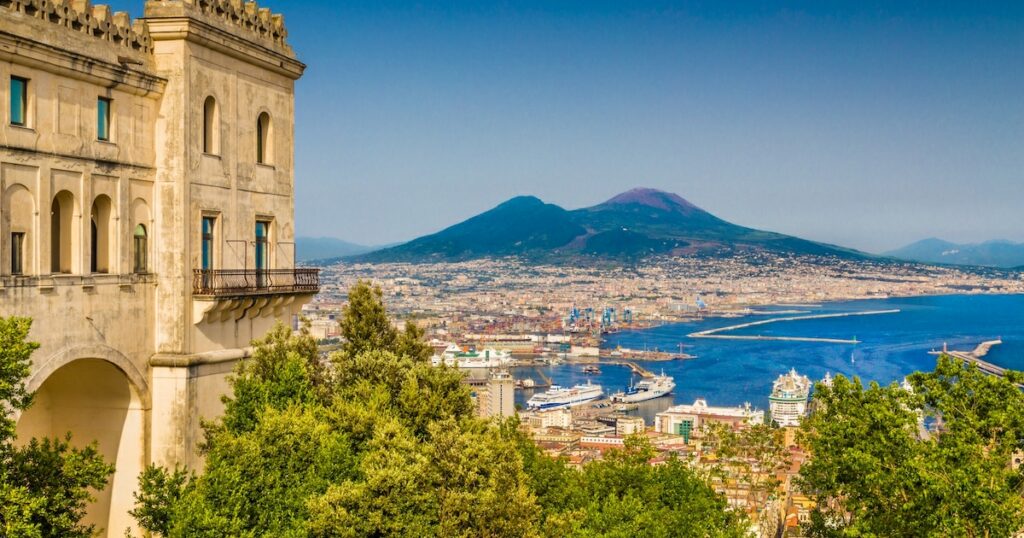 Naples vue sur le Vésuve